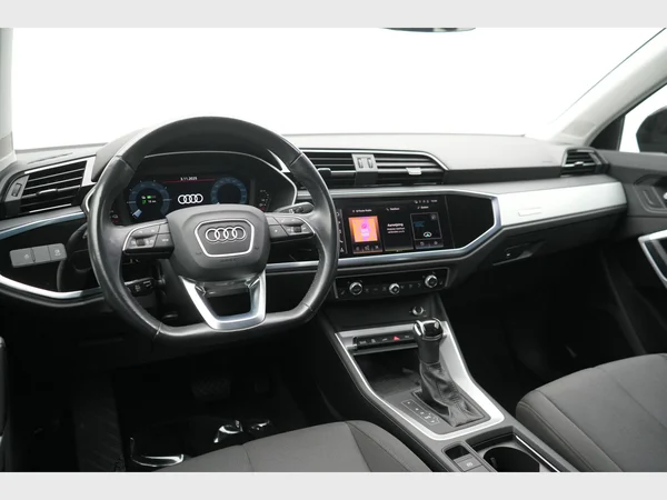 AUDI Q3 (2021) — foto 8 van 30