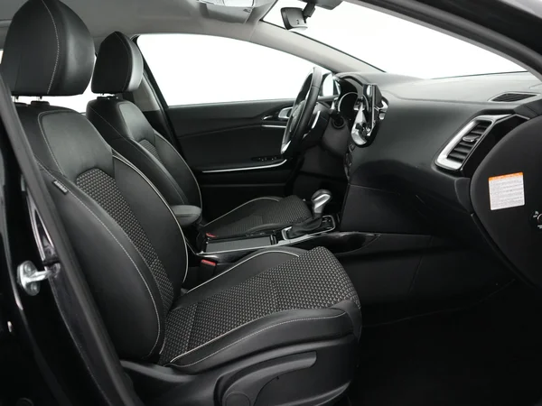 Kia cee'd (2024) — foto 4 van 22