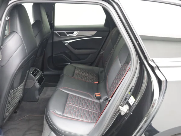 AUDI RS6 Avant (2022) — foto 8 van 19