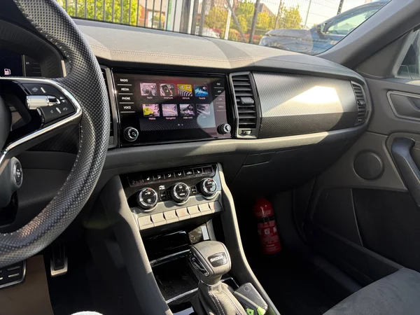 SKODA Kodiaq (2023) — foto 3 van 14