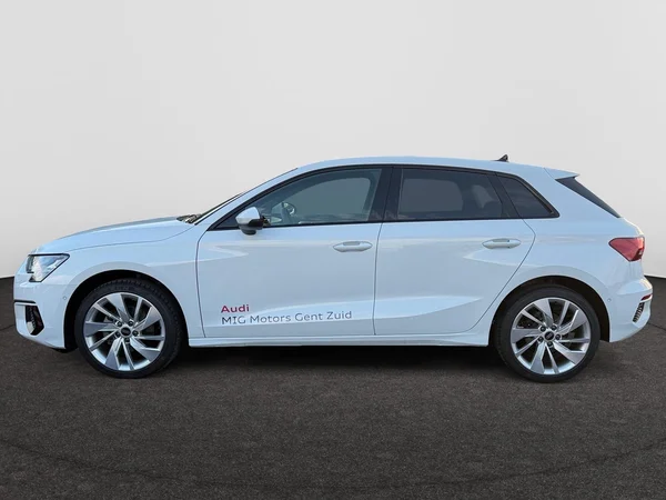 AUDI A3 Sportback (2024) — foto 12 van 28
