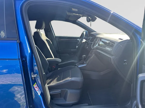 VOLKSWAGEN T-Roc (2020) — foto 8 van 24
