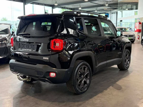 Jeep Renegade (2023) — foto 19 van 23