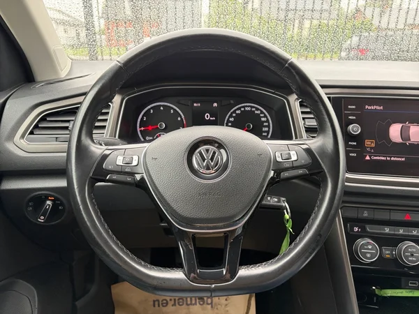 VOLKSWAGEN T-Roc (2018) — foto 9 van 10