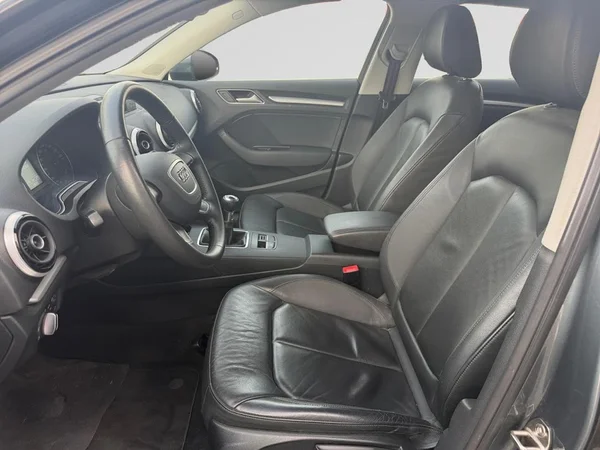 AUDI A3 Sportback (2013) — foto 8 van 14