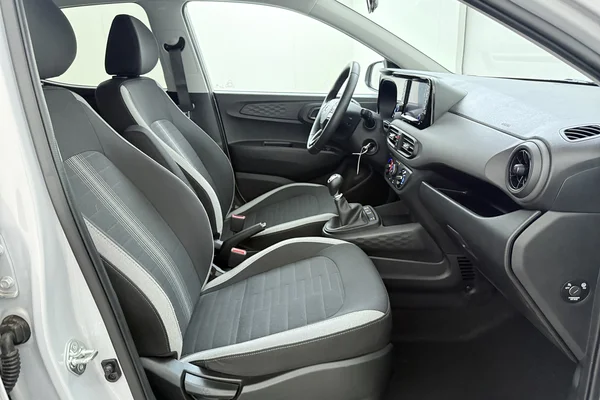 Hyundai i10 (2025) — foto 15 van 17