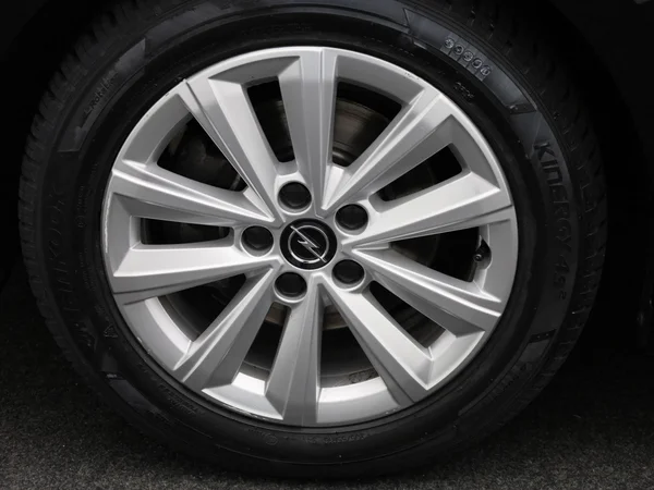 Opel Astra (2023) — foto 4 van 36