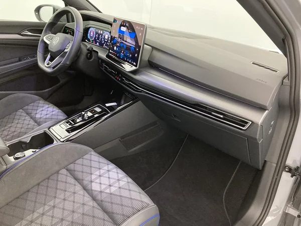 VOLKSWAGEN Golf VIII (2025) — foto 34 van 36