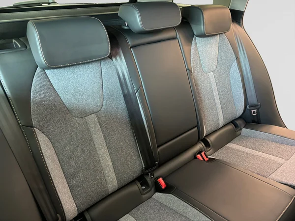 SKODA Octavia Combi (2025) — foto 4 van 24
