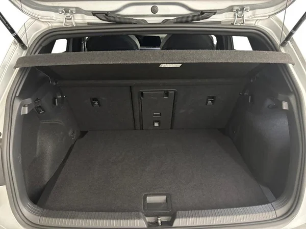 VOLKSWAGEN Golf VIII Dsl (2023) — foto 9 van 23
