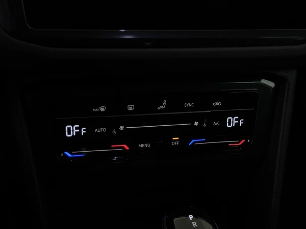 VOLKSWAGEN Tiguan (2022) — foto 17 van 29