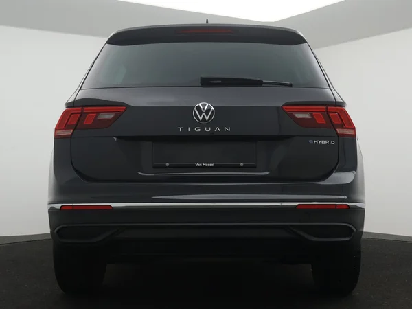 VOLKSWAGEN Tiguan eHybrid (PHEV) (2022) — foto 21 van 26