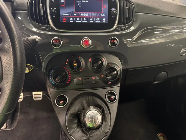 ABARTH 595 (2020) — foto 3 van 24