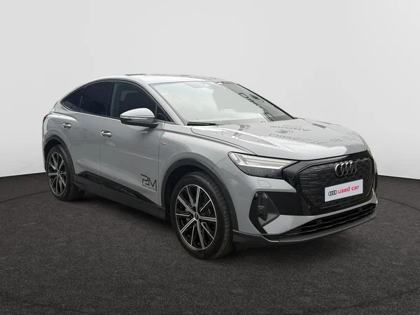 AUDI Q4 Sportback e-tron (2025) — foto 8 van 10