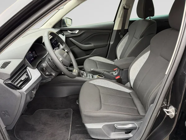 SKODA Kamiq (2025) — foto 9 van 17