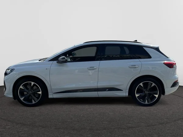 AUDI Q4 e-tron (2024) — foto 13 van 22