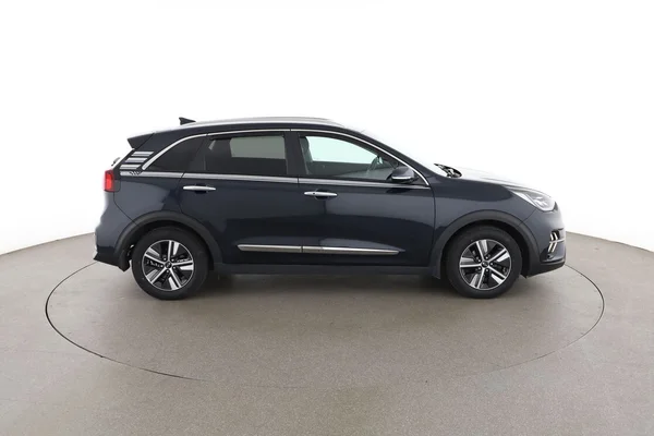 Kia Niro (2020) — foto 13 van 16