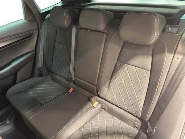 SKODA Karoq (2021) — foto 4 van 33