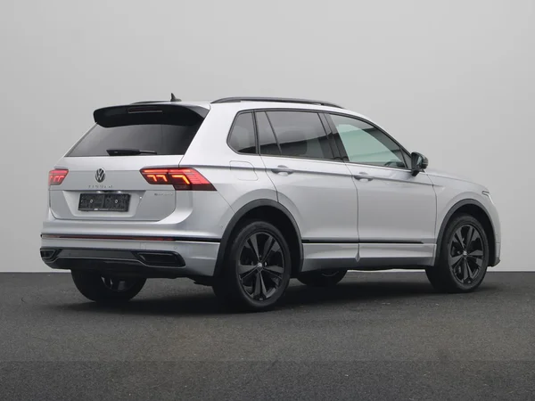 VOLKSWAGEN Tiguan eHybrid (PHEV) (2022) — foto 12 van 24