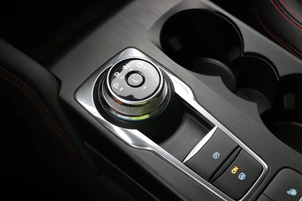Ford Kuga (2023) — foto 5 van 29