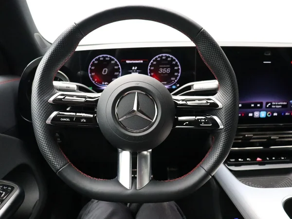 Mercedes-Benz CLA (2025) — foto 7 van 31
