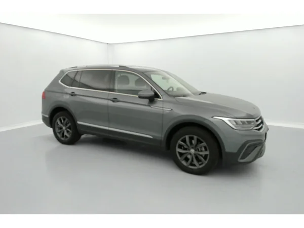 VOLKSWAGEN Tiguan Allspace (2023) — foto 23 van 36