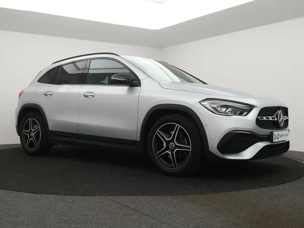 Mercedes-Benz GLA (2022) — foto 21 van 29