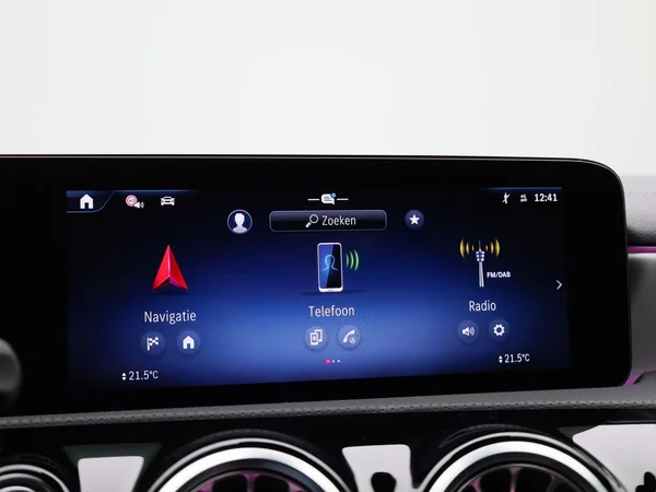 Mercedes-Benz CLA (2025) — foto 14 van 47