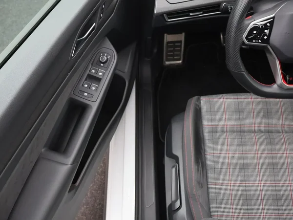 Volkswagen Golf (2024) — foto 15 van 25