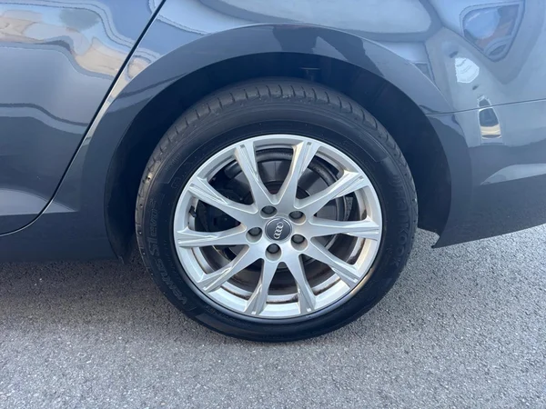 AUDI A4 (2019) — foto 20 van 21
