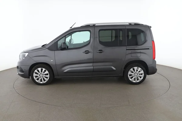 Opel Combo Life (2021) — foto 9 van 16