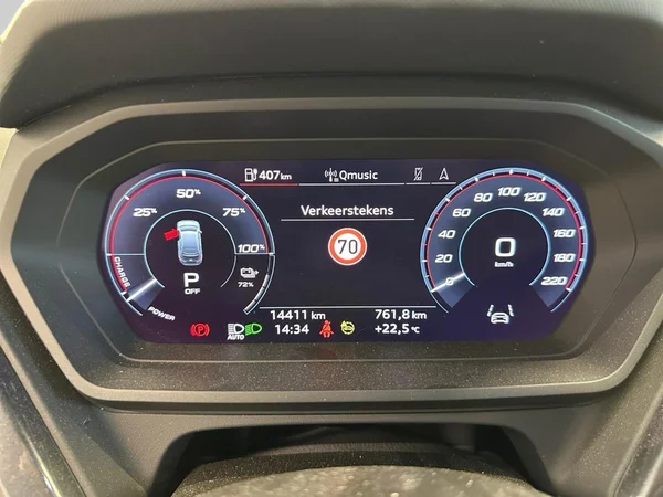 AUDI Q4 e-tron (2025) — foto 5 van 16