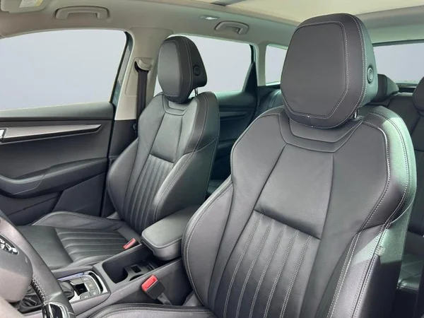 SKODA Karoq (2020) — foto 2 van 34