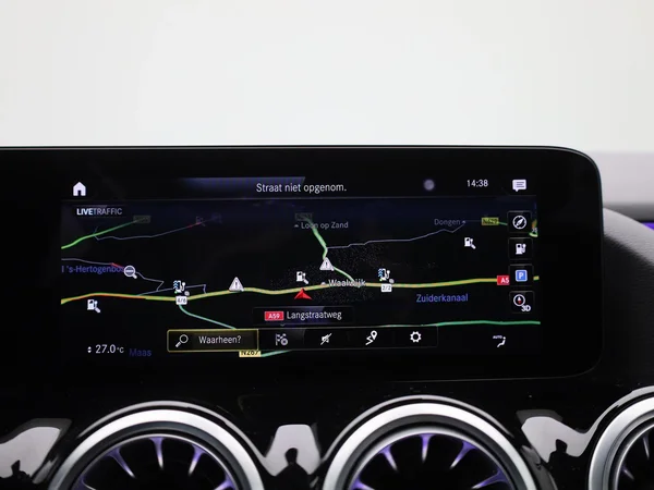 Mercedes-Benz EQA (2024) — foto 9 van 43