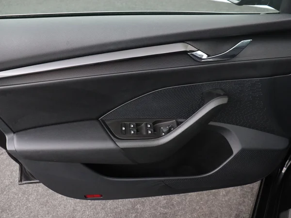 SKODA Octavia Combi (2024) — foto 9 van 18
