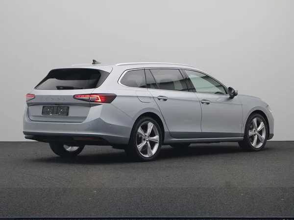 SKODA Superb Combi Dsl (2024) — foto 12 van 25