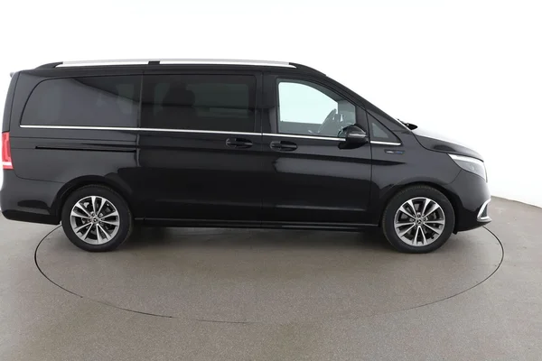 Mercedes-Benz Eqv (2022) — foto 13 van 16