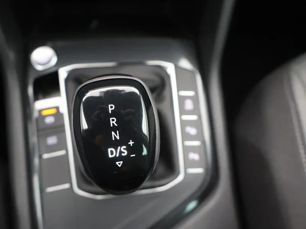 Volkswagen Tiguan (2024) — foto 11 van 28