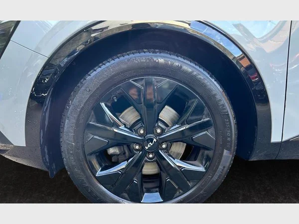 Kia SPORTAGE (2024) — foto 2 van 30