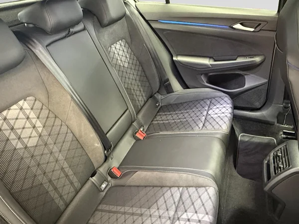 VOLKSWAGEN Golf VIII (2026) — foto 6 van 21