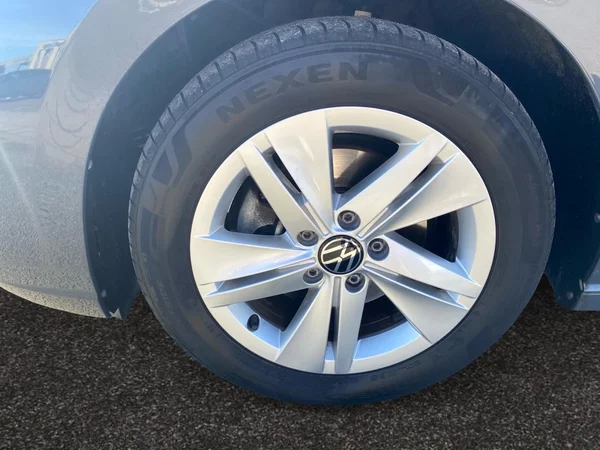 VOLKSWAGEN Golf VIII (2023) — foto 5 van 9