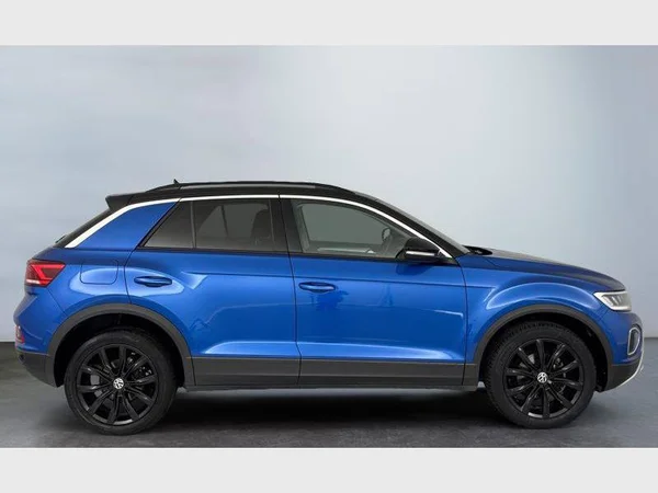 Volkswagen T-Roc (2022) — foto 9 van 15