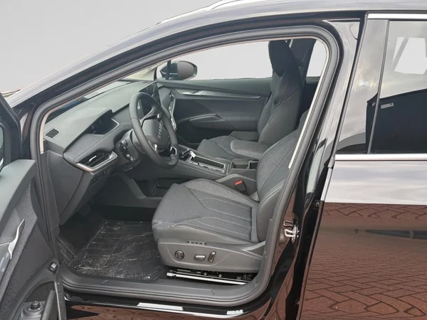 SKODA Elroq (2026) — foto 2 van 18