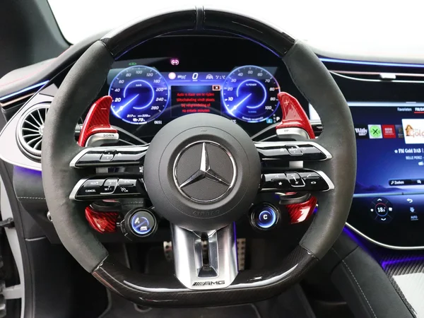 Mercedes-Benz EQE (2025) — foto 11 van 33