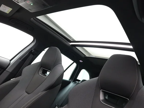 SKODA Octavia Combi PHEV (2024) — foto 9 van 22