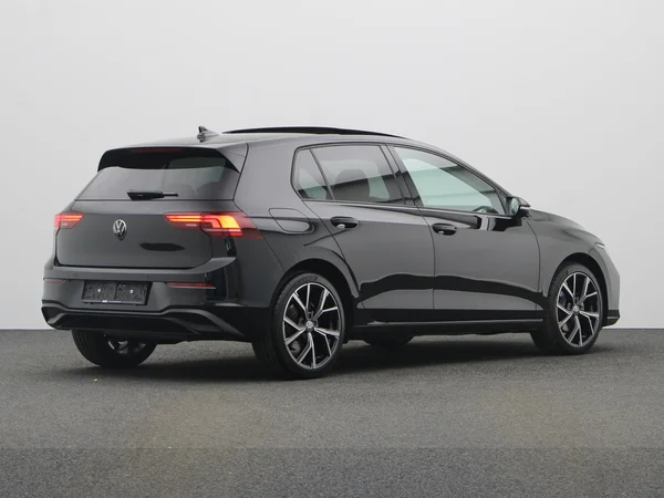 VOLKSWAGEN Golf VIII (2025) — foto 12 van 20