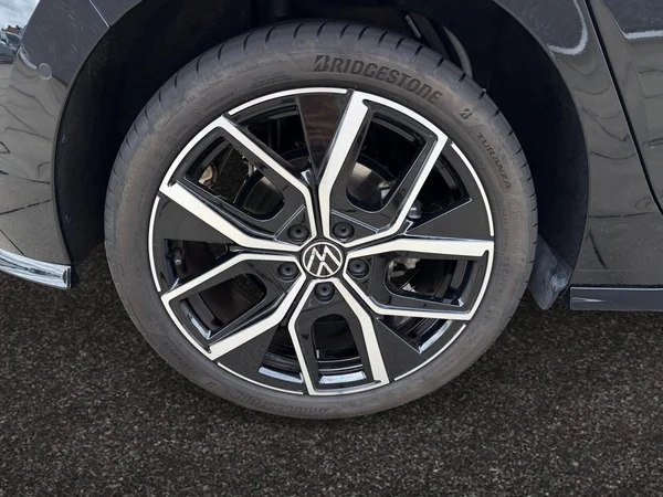 VOLKSWAGEN Golf VIII (2026) — foto 9 van 17