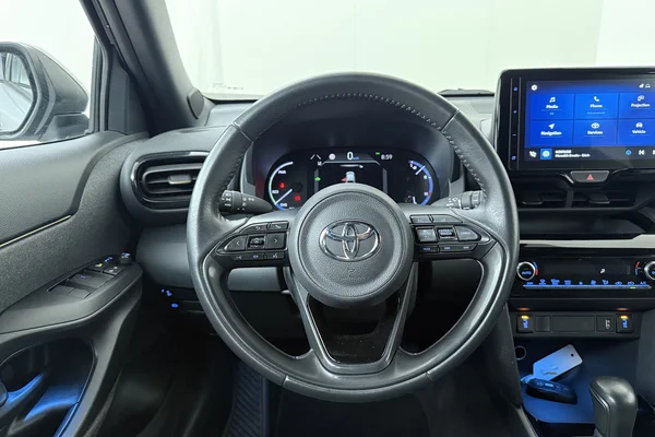 Toyota Yaris Cross Hybrid (HEV) (2022) — foto 2 van 19