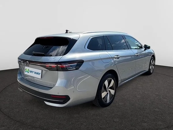 VOLKSWAGEN Passat SW (2025) — foto 12 van 25