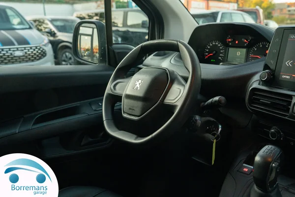 Peugeot Partner (2021) — foto 3 van 22